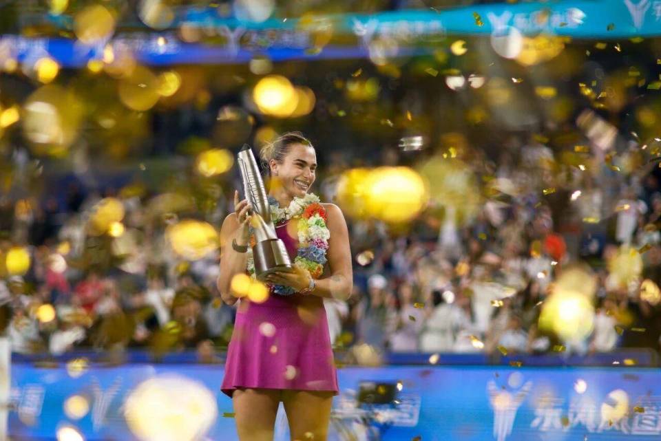 了一个艰难, 并在美网夺, bt 了一个艰难, 并在美网夺, bt