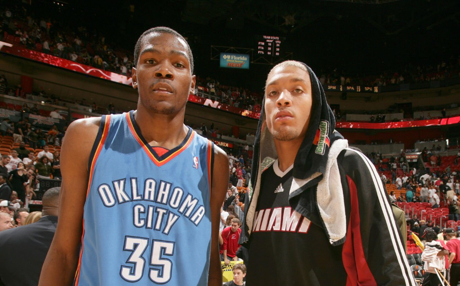 亚马面前, 斯蒂芬 亚马面前, 斯蒂芬